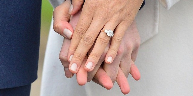 Chiếc nhẫn đính hôn do Hoàng tử Harry tự tay thiết kế