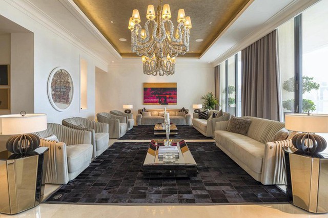 Trong đợt rao bán này có 28 căn hộ (4-6 phòng ngủ), trong đó có 2 căn penthouse 2 tầng được coi là sang nhất ở Dubai.