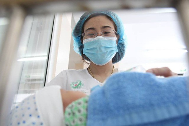 C&aacute;c b&aacute;c sĩ phải chăm s&oacute;c như người mẹ