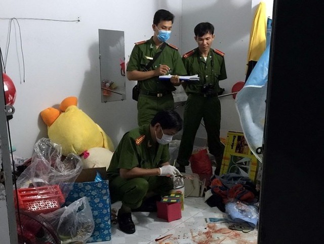 
Công an khám nghiệm 1 vụ án mạng trước đó. Ảnh: C.T
