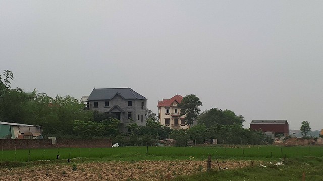 
Biệt thự khủng xây dựng trái phép trên đất nông nghiệp tại xã Xuân Thu, Sóc Sơn, Hà Nội thách thức pháp luật. Ảnh: Xuân Thắng
