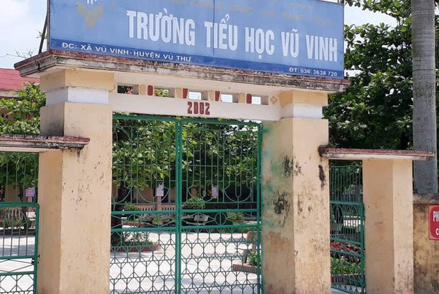 
Trường tiểu học Vũ Vinh, huyện Vũ Thư - Nơi xảy ra vụ việc cô giáo cầm roi đánh học sinh. Ảnh: Bạn đọc cung cấp
