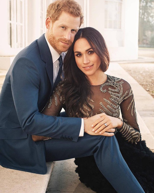 Bánh cưới của Hoàng tử Harry và Meghan hoàn toàn khác biệt với truyền thống.