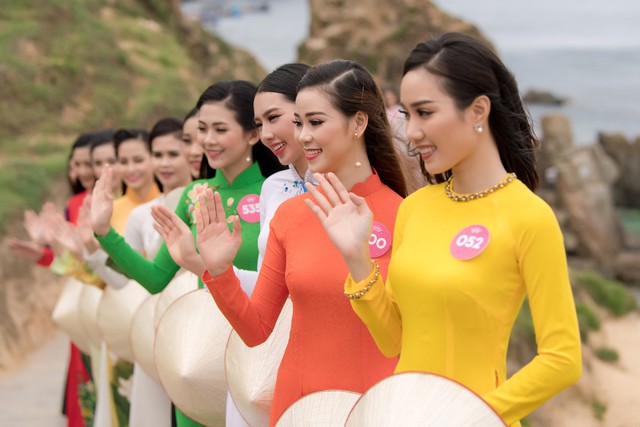 Người đẹp Hoa hậu Việt Nam 2018 được nhiều du khách chú ý