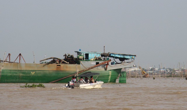 Sau vụ tai nạn, UBND tỉnh An Giang chỉ đạo nhiều lực lượng tham gia tìm kiếm Đại úy Huỳnh Thanh Danh - cán bộ cảnh sát môi trường PV49 mất tích