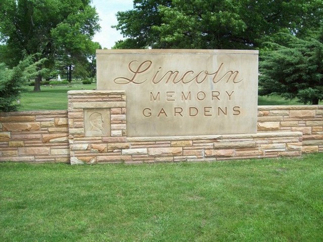 Nghĩa trang Lincoln Memory Gardens, nơi cỗ quan tài của ông Charles mất tích một cách bí ẩn.