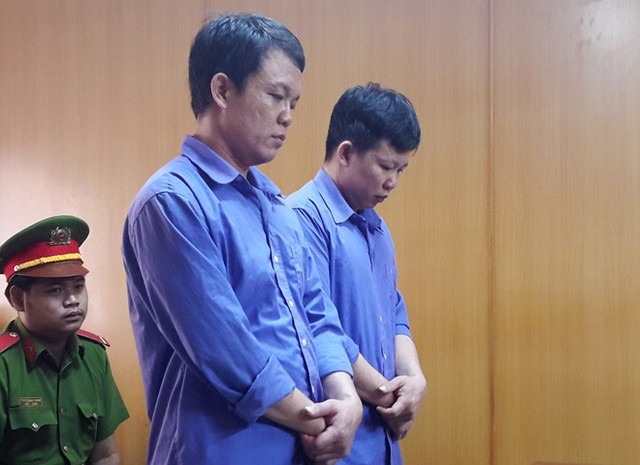 2 bị cáo tại tòa. Ảnh: Nguyễn Diễm.
