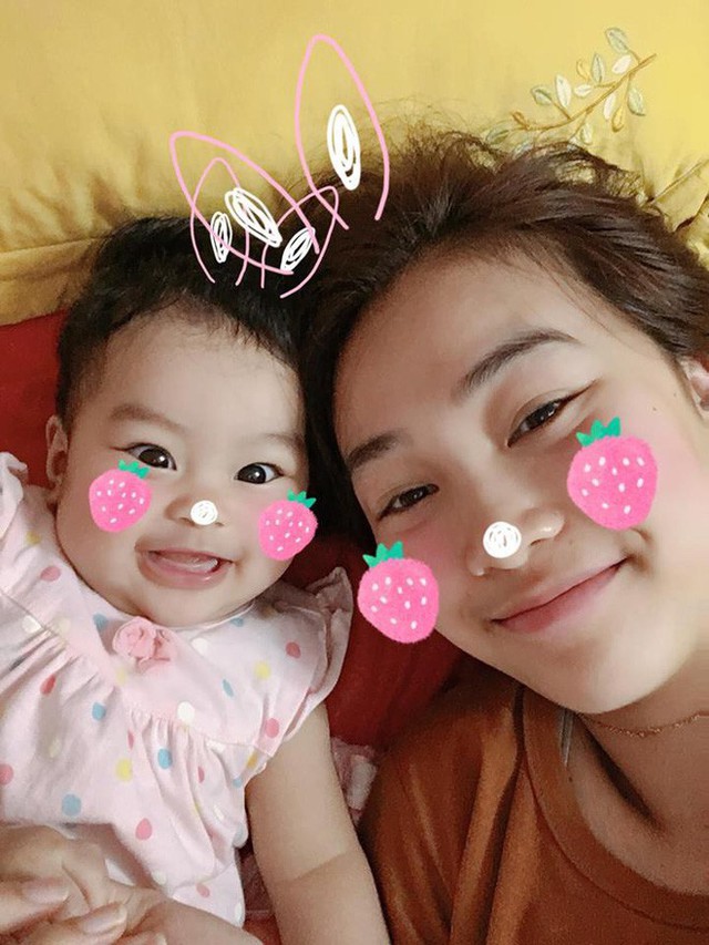 Mong ước lớn nhất của Trinh là chồng mình sớm ổn định sự nghiệp, để mẹ con cô có thể đoàn tụ một nơi. Ảnh: NVCC