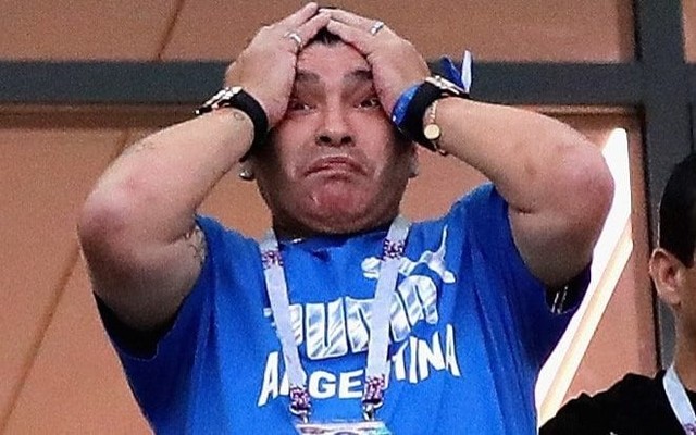 Maradona vô cùng thất vọng sau khi Argentina bị Croatia đánh bại với tỷ số 3-0