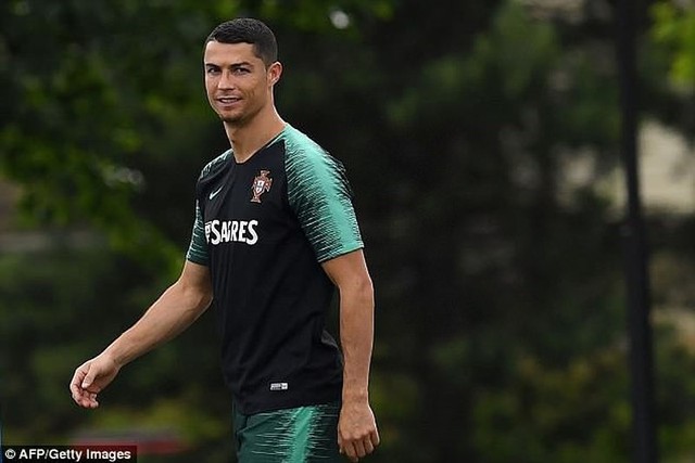 Ronaldo đang dẫn đầu danh sách “dội bom” World Cup 2018 với bốn bàn thắng.