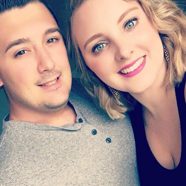 Mở bưu phẩm của chồng ra xem, Kyleigh t&aacute; hỏa ph&aacute;t hiện... một quả bom!