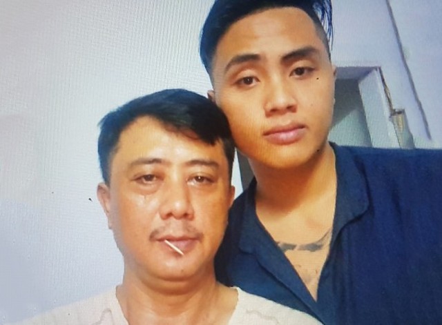 
Bức ảnh chụp chung của 2 bố con ông Tuấn trước khi Kiệt tử vong. Ảnh: Nhân vật cung cấp.

