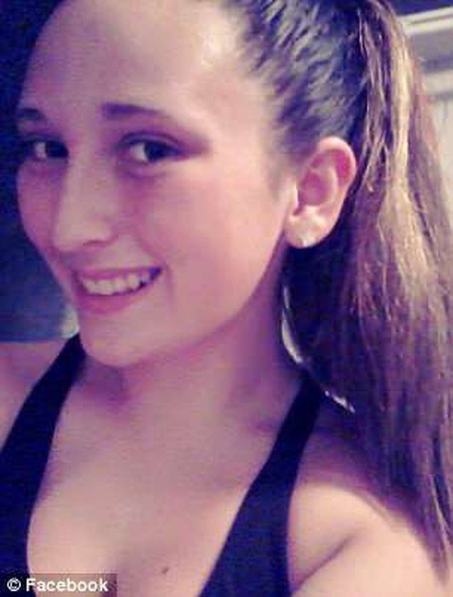 Brianne Rapp, 17 tuổi, đã chết đuối ngay trong bồn tắm của chính mình vì một tai nạn kẹt tóc quái dị.