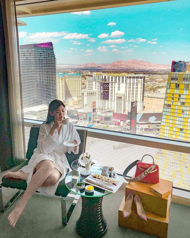 Tiểu Giang check in ở quần thể du lịch Aria Sky Suites, Las Vegas, Mỹ.