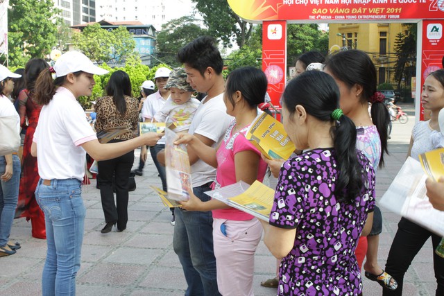 
Tuyên truyền công tác dân số và SKSS ở Thủ đô.
