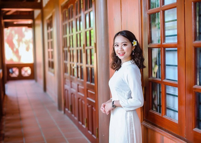H&agrave; Thị Minh Ch&acirc;u &ndash; thủ khoa khối C (27,5 điểm) của tỉnh H&ograve;a B&igrave;nh