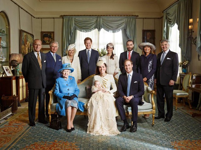 Ảnh hoàng gia Anh trong lễ rửa tội của Hoàng tử George năm 2013 cũng được chụp tại dinh thự Clarence.