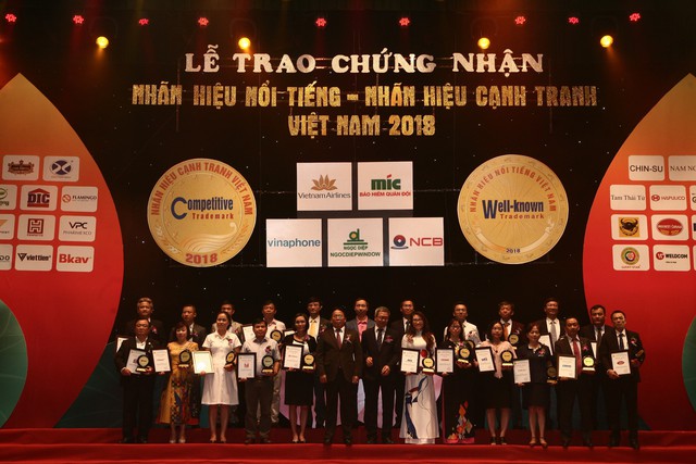 
Trao chứng nhận Nhãn hiệu nổi tiếng – Nhãn hiệu cạnh tranh năm 2018.
