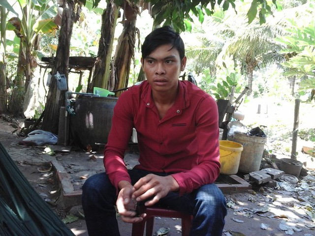 Anh Tuấn đang kể lại toàn bộ sự việc dẫn đến việc ông Hoàng phóng hỏa, cắt cổ để giết chị M.
