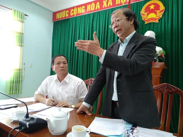 
Ông Lê Hữu Túc (đứng) - Phó Chủ tịch UBND, Trưởng ban chỉ đạo công tác Dân số huyện Đơn Dương cho biết: Công tác DS-KHHGĐ luôn được coi là bộ phận quan trọng trong sự phát triển kinh tế - xã hội của địa phương.

