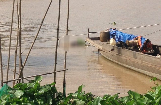 Hiện trường nơi phát hiện nam thanh niên tử vong sau khi thông báo cho gia đình thua độ bóng đá. Ảnh: M.A.