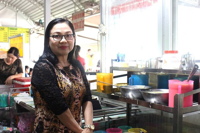Mặc dù kinh doanh hiệu quả, bà Mai Thị Nền (chủ quán) cho hay không có ý định mở cửa hàng ở nội thành.