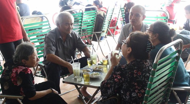 Nhiều thực kh&aacute;ch cho biết, nước m&iacute;a sầu ri&ecirc;ng đặc biệt v&igrave; c&oacute; hương v&agrave; m&ugrave;i vị đặc trưng của sầu ri&ecirc;ng.