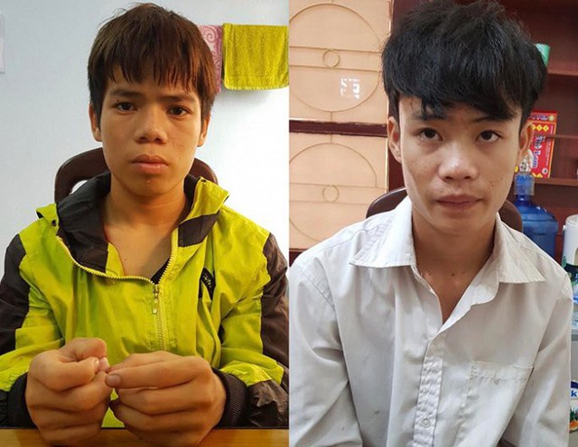 
Hai đối tượng cướp taxi ngày 22/7 vừa bị bắt giữ, áo xanh là Cà Văn Cương, áo trắng là Lò Văn Nam.
