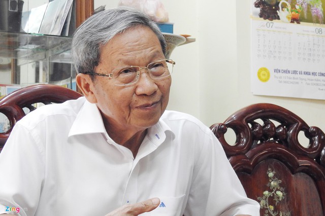 Thiếu tướng Lê Văn Cương, nguyên Viện trưởng Chiến lược, Bộ Công an, cho rằng Bộ GD&ĐT cần quyết tâm trong việc trả lại điểm thi thật cho thí sinh, đảm bảo khách quan, công bằng. Ảnh: Quyên Quyên. 