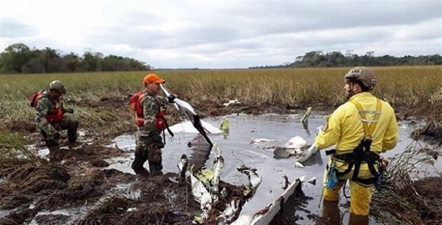 Hiện trường vụ rơi máy bay chở Bộ trưởng Nông nghiệp Paraguay. (Ảnh: AP)