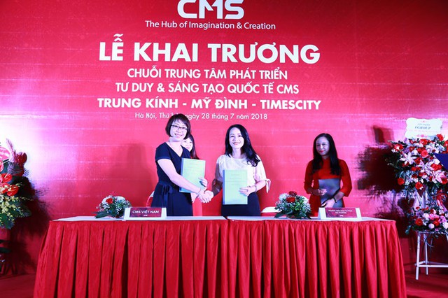
Tại buổi lễ, CMS Việt Nam đã ký thỏa thuận hợp tác với 2 trường mầm non lớn tại Hà Nội.
