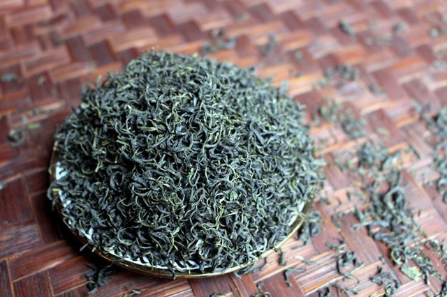 C&ocirc;ng đoạn sấy kh&ocirc; l&agrave; quan trọng nhất, quyết định đến m&agrave;u sắc, hương vị tr&agrave;
