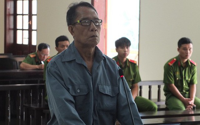 
Bị cáo Huỳnh Văn Xê tỏ ra ăn năn hối cải tại tòa
