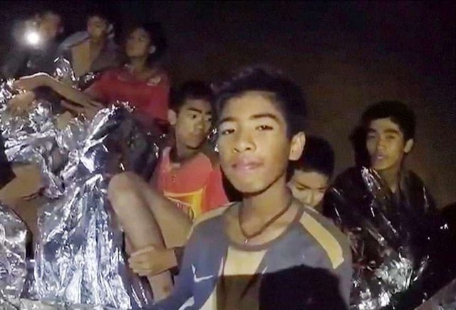 
Những lo lắng về tâm lý của các cầu thủ còn lại trong hang Tham Luang.
