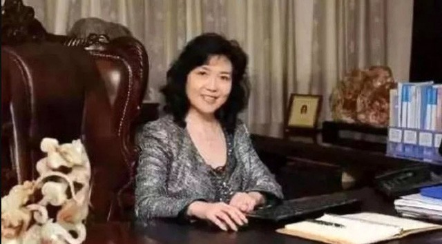 B&agrave; Gao Junfang, người từng được mệnh danh l&agrave; nữ ho&agrave;ng vắc-xin Trung Quốc) (Ảnh: Weibo)