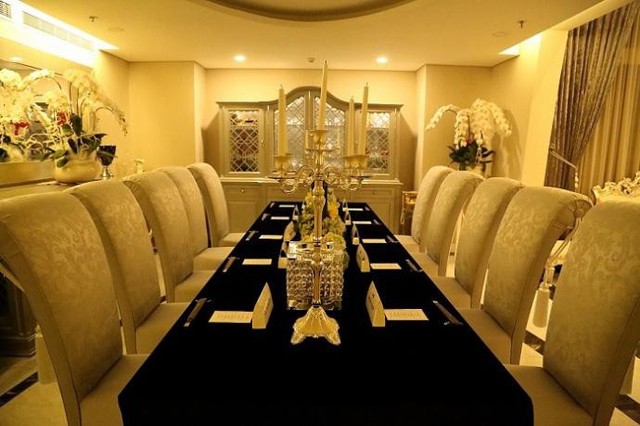 Phòng ăn sang trọng được sử dụng để tiếp những vị khách thân thiết, đặc biệt của Giáng My.
