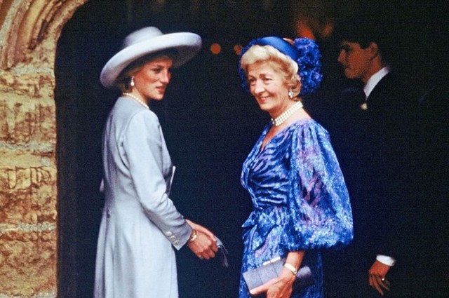 Cố công nương Diana và mẹ đẻ, bà Frances Shand Kydd. Ảnh: WireImage.