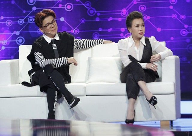 Vũ Hà và Việt Hương bị hút hồn bởi hai thí sinh đẹp trai tham gia gameshow này.