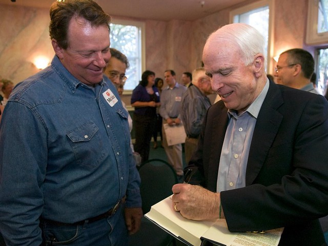 McCain cũng kiếm được 1,7 triệu USD nhờ b&aacute;n cuốn s&aacute;ch Hard Call: The Art of Great Decisions v&agrave;o năm 2007. Tuy nhi&ecirc;n, &ocirc;ng đ&atilde; quy&ecirc;n g&oacute;p to&agrave;n bộ số tiền n&agrave;y cho một tổ chức từ thiện.