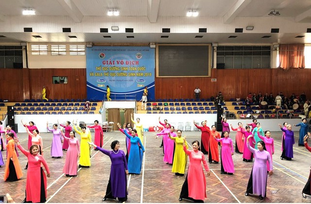 
NCT tham gia biểu diễn và thi đấu thể dục dưỡng sinh tại Nhà Thi Đấu Hà Nội

