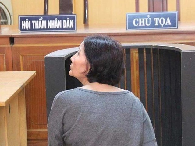 Bị cáo Hoa tại phiên xử tháng 3-2017. Ảnh: HOÀNG YẾN