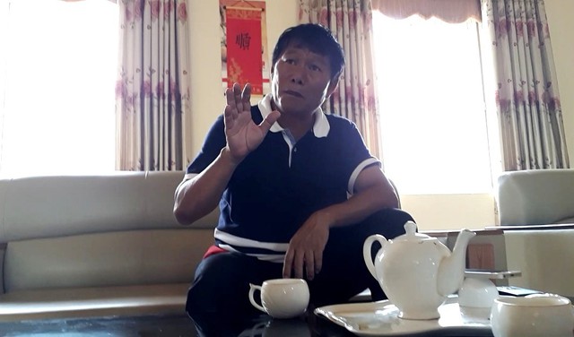 
Ông Đường Ngọc Sơn, đại diện Công ty TNHH Kim Long (Vĩnh Yên, Vĩnh Phúc) cho rằng trách nhiệm để xảy ra việc xây 7 biệt thự trên đất cây ăn quả thuộc chính quyền địa phương. Ảnh TG
