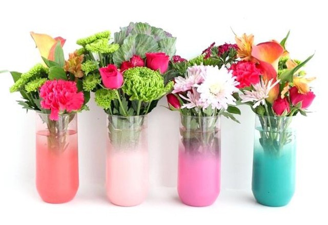 Kiểu lọ hoa này phù hợp để bạn sử dụng hằng ngày hoặc dùng trong những buổi tiệc nhỏ của gia đình.