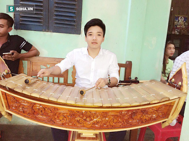 Thanh Luân từng biểu diễn trong Đoàn nghệ thuật Khơ-me tỉnh Cà Mau.