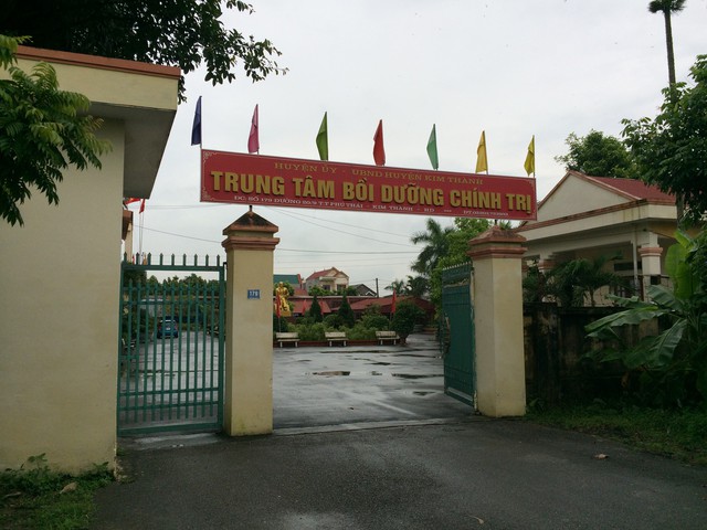 
Trung tâm bồi dưỡng chính trị huyện Kim Thành, Hải Dương, nơi xảy ra việc giám đốc, phó giám đốc, kế toán vi phạm nghiêm trọng trong nhiều năm liền.
