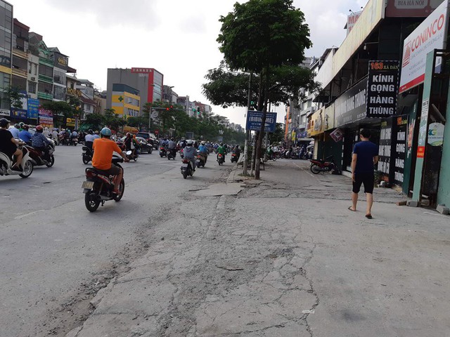 V&agrave;o thời điểm xảy ra sự việc, c&aacute;c h&agrave;ng qu&aacute;n đều đ&atilde; đ&oacute;ng cửa