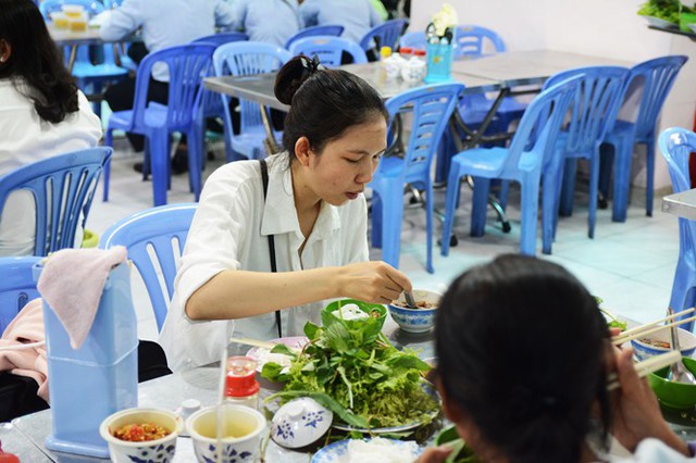 Không gian quán rộng rãi, mát và sạch sẽ