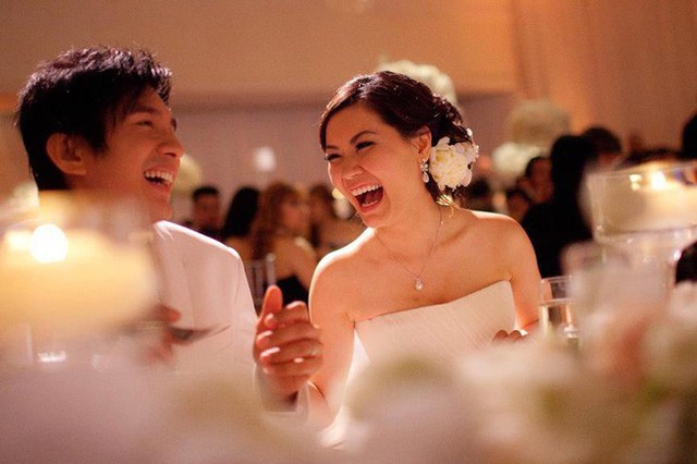 Khi Đan Trường tuyên bố kết hôn với Thủy Tiên vào tháng 4/2013, cơn sóng dữ đầu tiên đã ập đến trong sự nghiệp gần 20 năm ca hát của anh.
