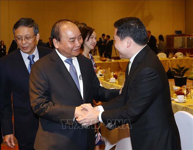 Ảnh: TTXVN Thủ tướng Nguyễn Xu&acirc;n Ph&uacute;c với c&aacute;c đại biểu. Ảnh: TTXVN