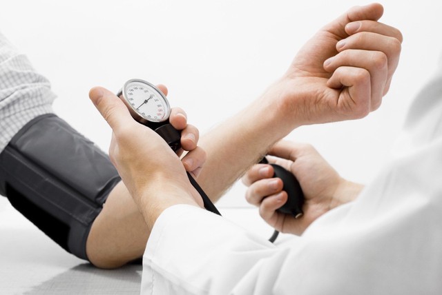 Tăng huyết áp là căn bệnh nguy hiểm nhưng nhiều người lại chủ quan ít để ý.